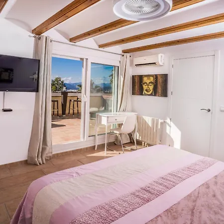 Joyza Javea